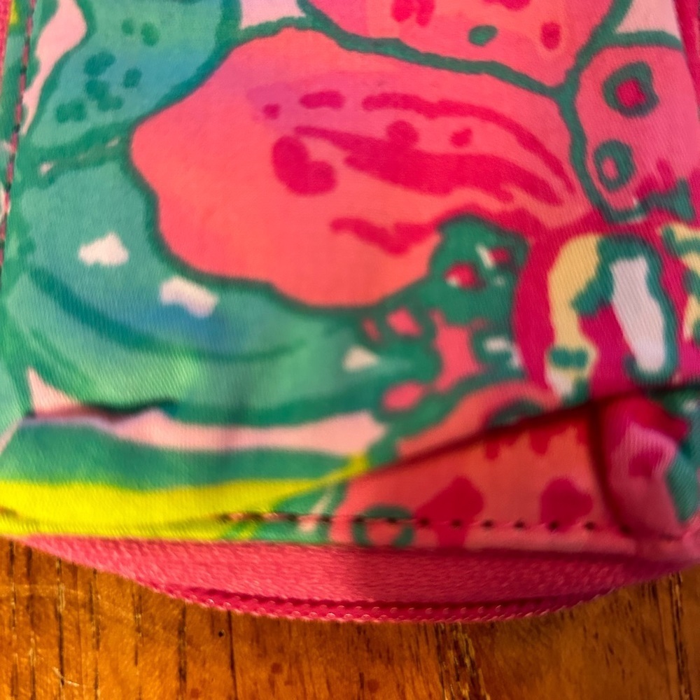 Lilly Pulitzer Small Wristlet NWOT! - Picture 10 of 11